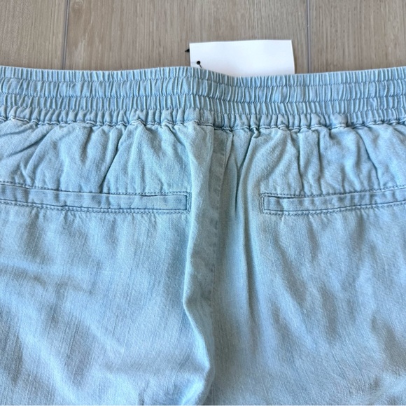 Soft Joie Kamini Chambray Pants Size Large NWT
Soft, comfortably stylish - Picture 8 of 13